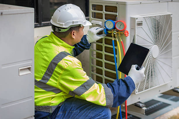 Professional Hvac Installation technician working in Mount Vernon, IL